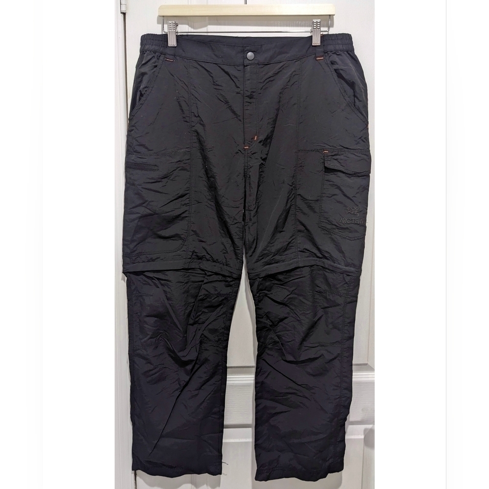 Arc'teryx | Women's Zip-off Convertible Hiking Pants in Black